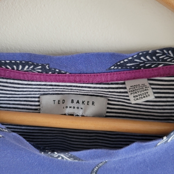 Ted Baker London Classic Floral Print Relaxed Fit Crewneck T-shirt - Picture 6 of 9